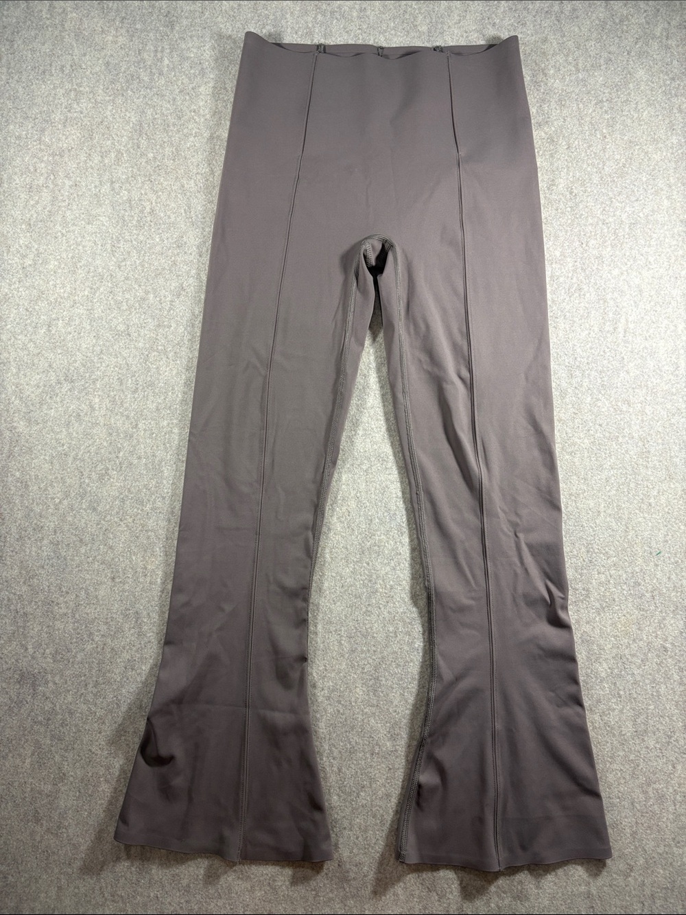 SPANX Booty Boost Active Flare Leggings High-Waist, Cocoa/Dark Taupe size LG